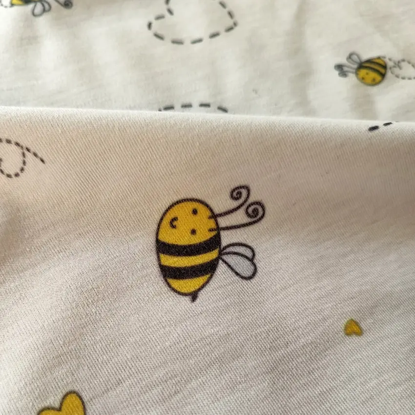 پارچه تریکو طرح زنبور و قلب