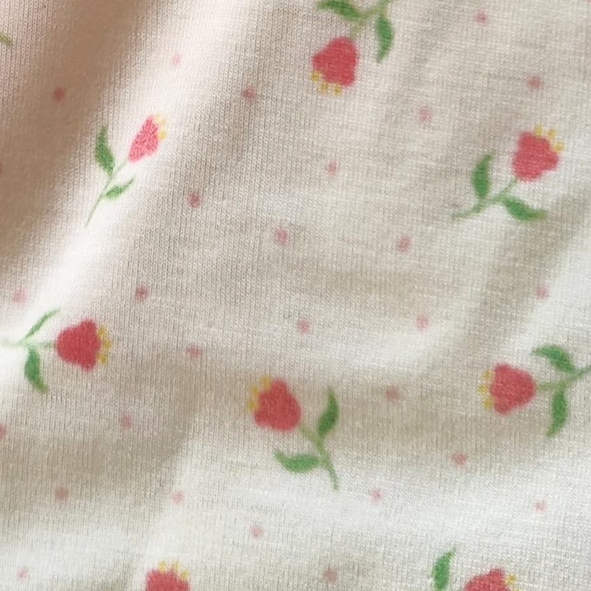 پارچه تریکو طرح گل ریز قرمز کد 4041015